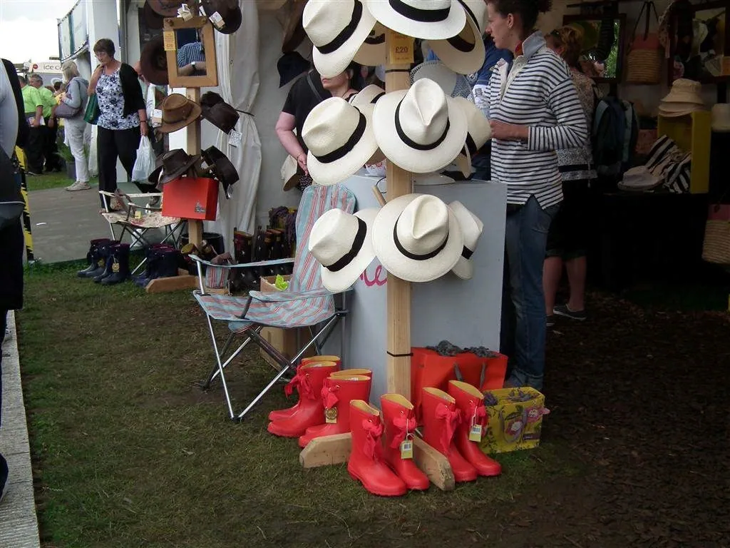 Long water area   country living magazine pavilion